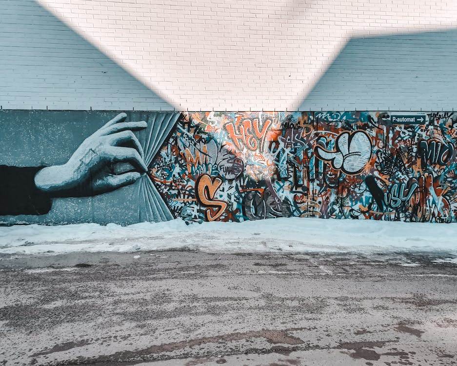 Problem Artist No Credit, No Problem: Artists Who Thrive Anonymously - THE ART World
